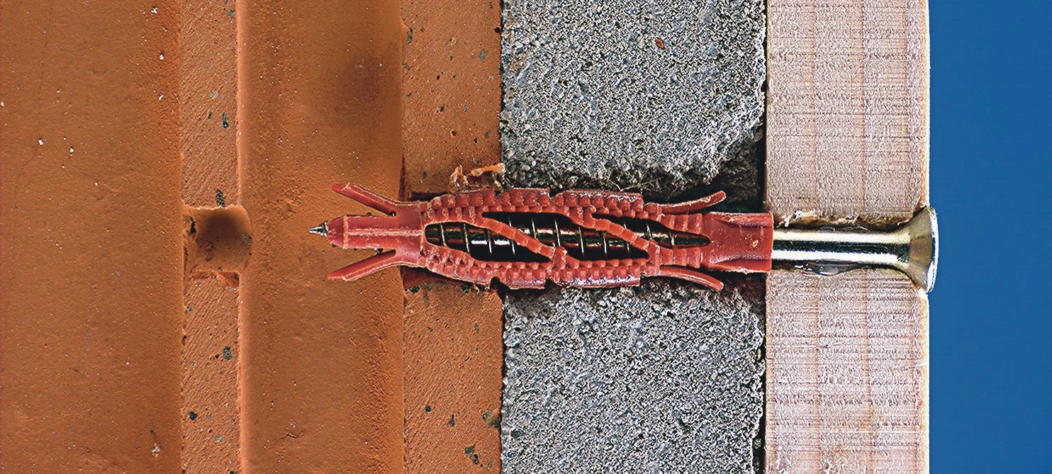 HUD-L Extra-long Plastic Wall Plug - Image 3