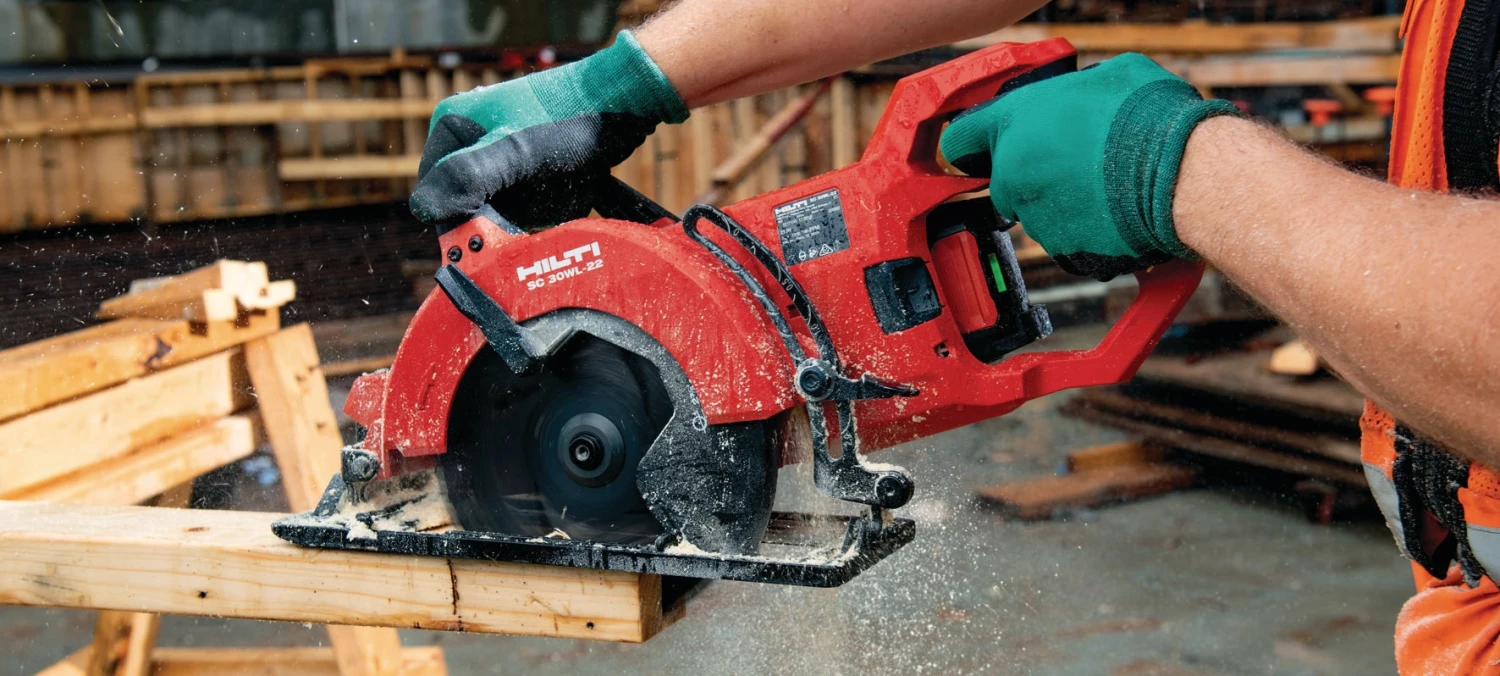 SC 30WL-22 Cordless Worm Drive-style Saw - Image 2
